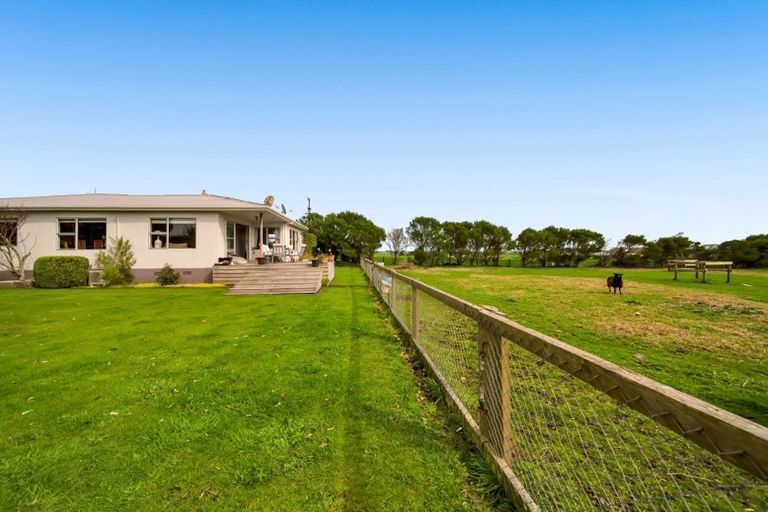 Photo of property in 203 Turangi Road, Motunui, Waitara, 4383