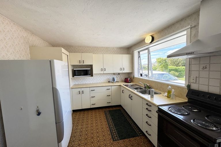 Photo of property in 16 Geelong Place, Burnside, Christchurch, 8053