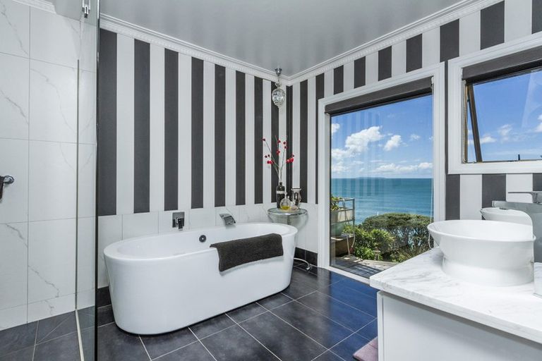 Photo of property in 220a Lake Road, Hauraki, Auckland, 0622