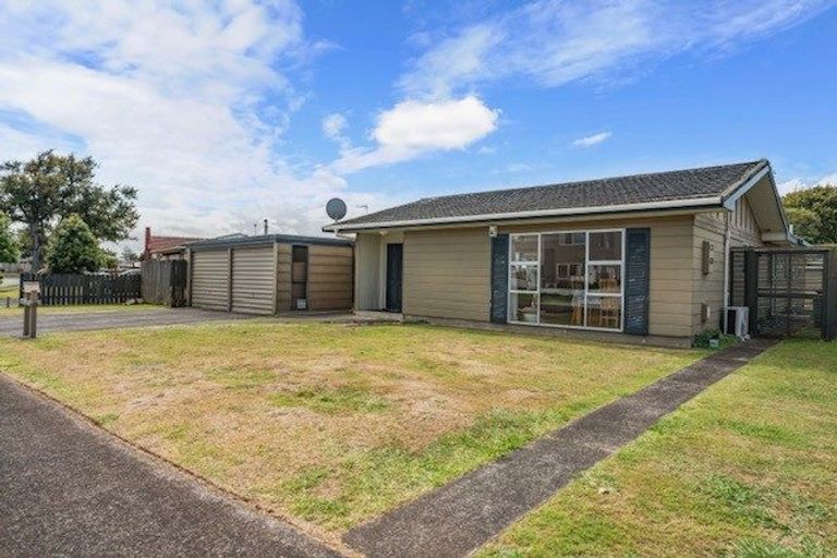 Photo of property in 7 Glengowan Place, Conifer Grove, Takanini, 2112