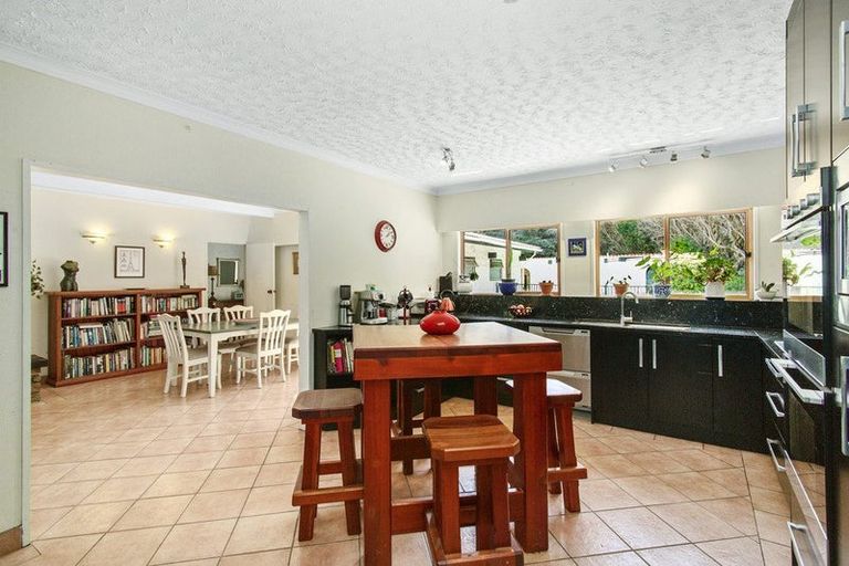Photo of property in 18-20 Emerald Glen Road, Paekakariki, Paraparaumu, 5032