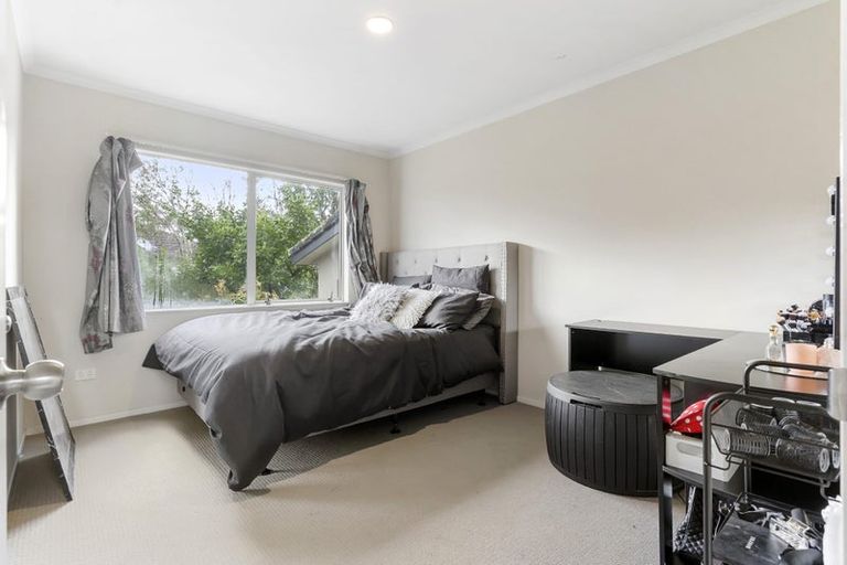 Photo of property in 12 Seresin Crescent, Flat Bush, Auckland, 2016