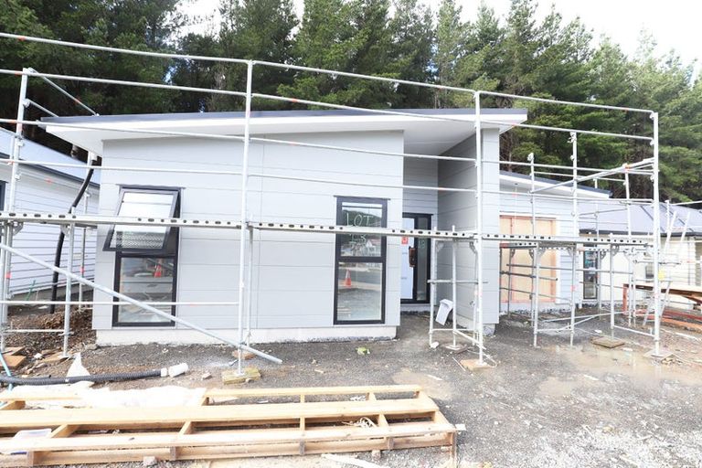 Photo of property in 21 Te Ara O Roimata, Wainuiomata, Lower Hutt, 5014