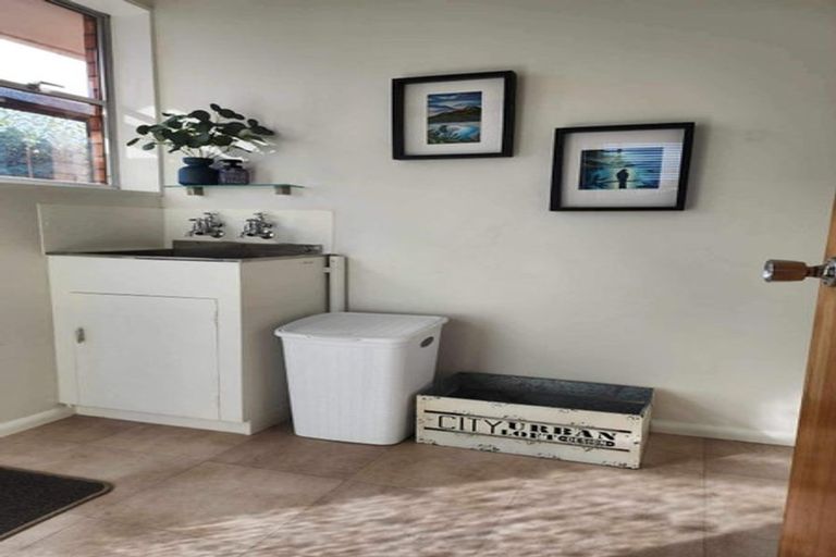 Photo of property in 2 Dellow Place, Spreydon, Christchurch, 8024