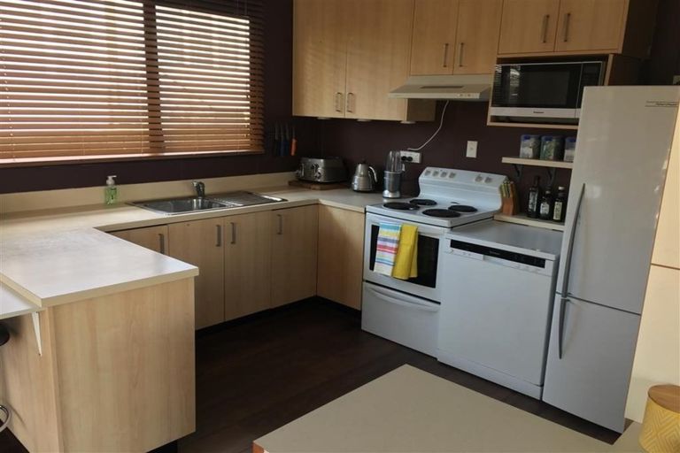 Photo of property in 1/6 Valdale Road, Henderson, Auckland, 0610