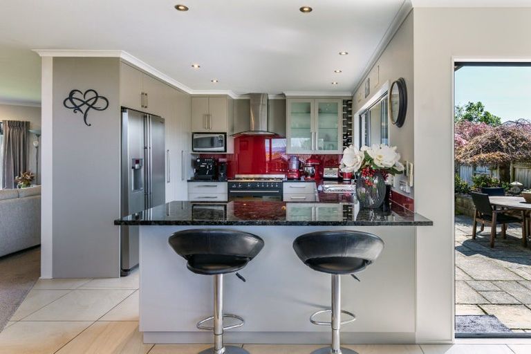 Photo of property in 27 Kinder Street, Acacia Bay, Taupo, 3330