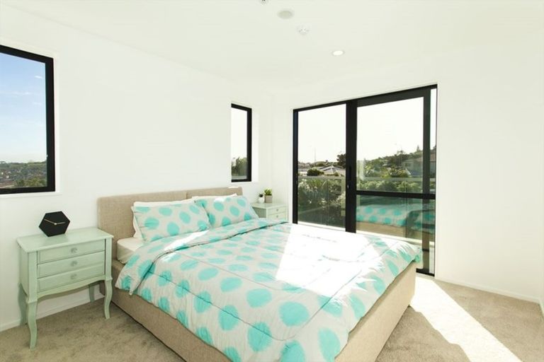 Photo of property in Apollo Apartments, 409/46 Rosedale Road, Rosedale, Auckland, 0632