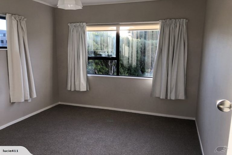 Photo of property in 104 Tutere Street, Waikanae Beach, Waikanae, 5036