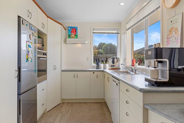 Photo of property in 19 Pirika Place, Papamoa Beach, Papamoa, 3118