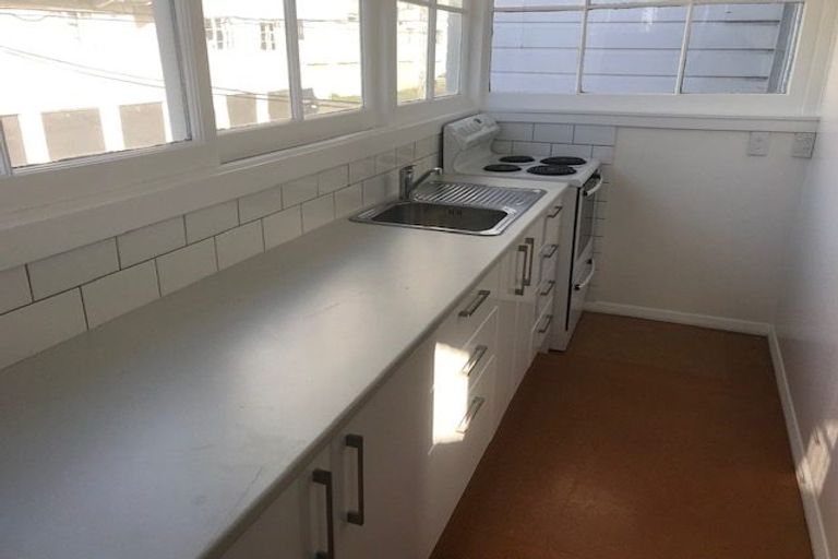 Photo of property in 130 Brougham Street, Mount Victoria, Wellington, 6011