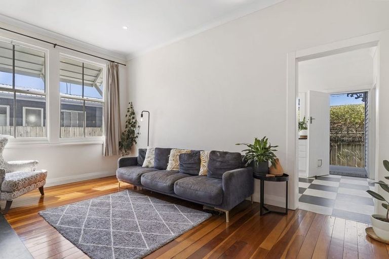 Photo of property in 4a Gloucester Road, Mount Maunganui, 3116