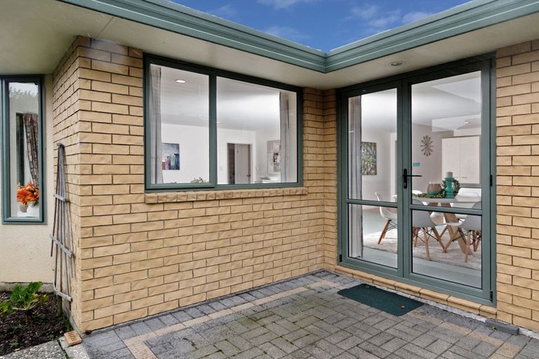 Photo of property in 4 Copplestone Place, New Lynn, Auckland, 0600