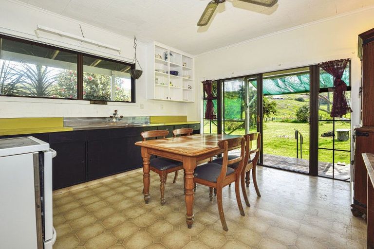 Photo of property in 51 Tauwhareparae Road, Tolaga Bay, 4077