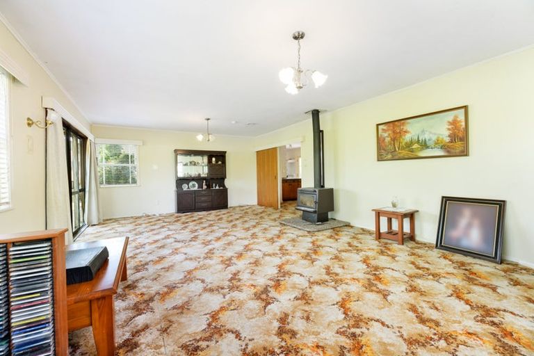 Photo of property in 9 Kaikoura Street, Henderson, Auckland, 0612