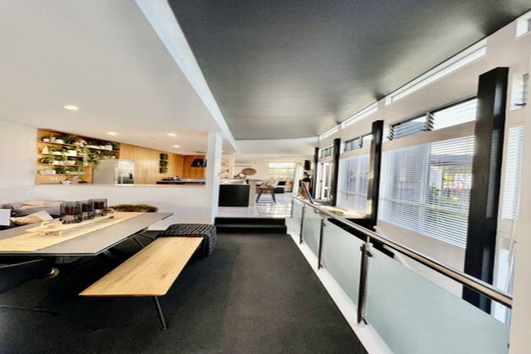 Photo of property in 16 Southworth Place, Grandview Heights, Hamilton, 3200