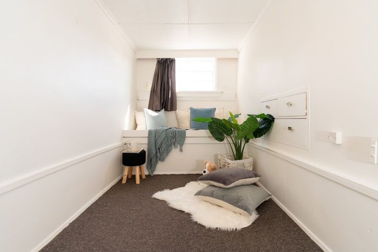 Photo of property in 8 Liffey Crescent, Island Bay, Wellington, 6023