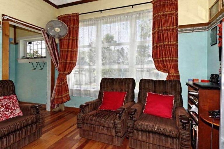 Photo of property in 25 Busby Street, Blockhouse Bay, Auckland, 0600