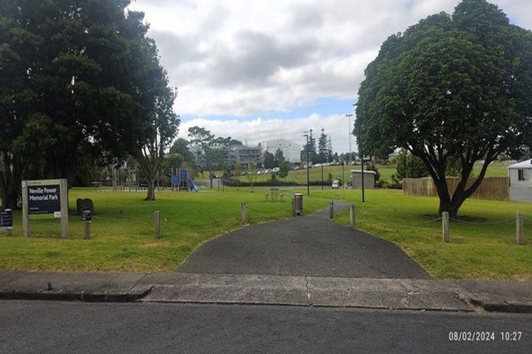 Photo of property in 25 Kirrie Avenue, Te Atatu South, Auckland, 0610