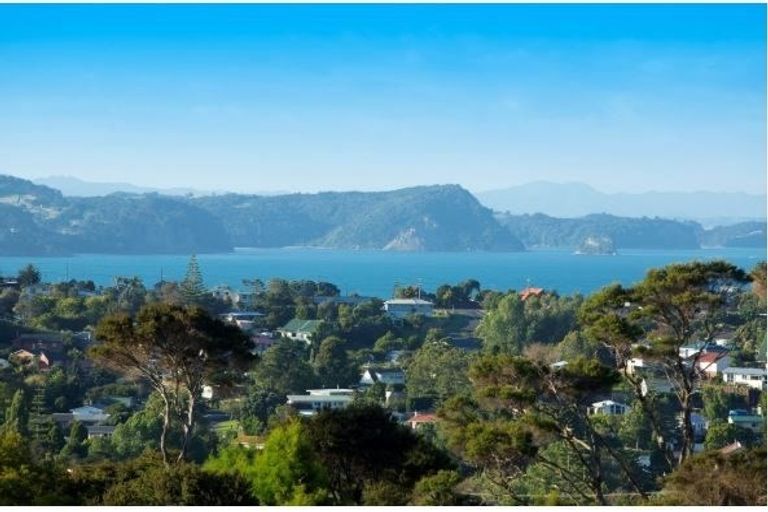 Photo of property in 5 Ti Tree Lane, Stanmore Bay, Whangaparaoa, 0932