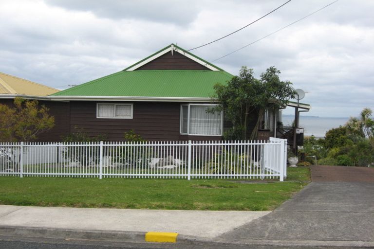 Photo of property in 1433 Whangaparaoa Road, Army Bay, Whangaparaoa, 0930