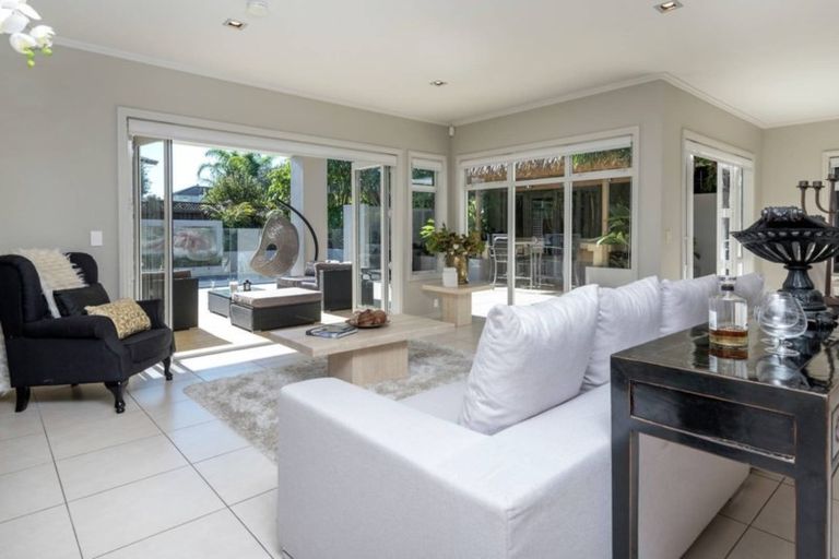 Photo of property in 5 Armstrong Farm Drive, East Tamaki Heights, Auckland, 2016