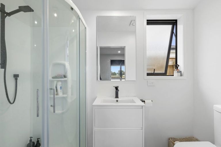 Photo of property in 4 Banks Street, Marfell, New Plymouth, 4310