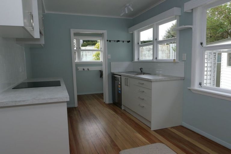 Photo of property in 1 Huia Place, Levin, 5510