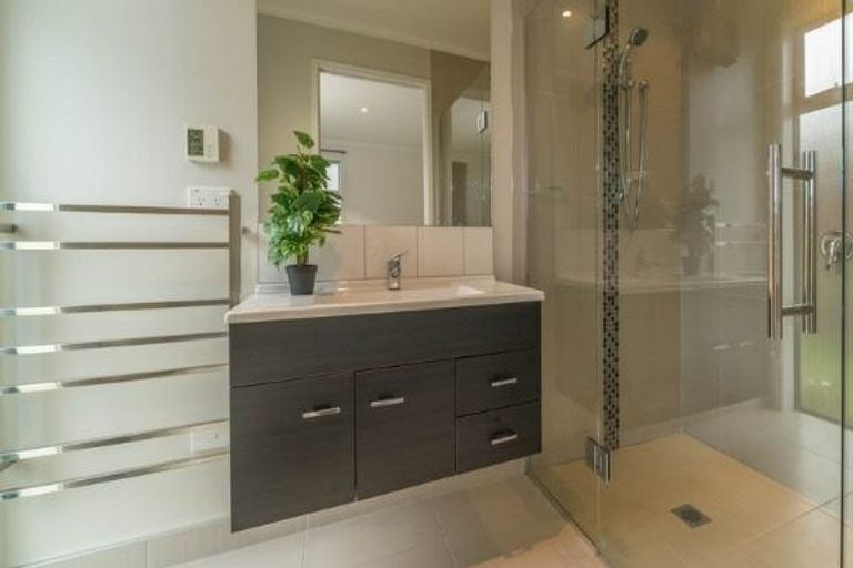 Photo of property in 21 Meyer Crescent, Halswell, Christchurch, 8025