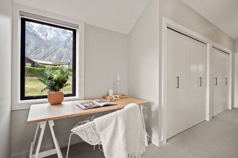 Photo of property in 13 Soudley Court, Jacks Point, Queenstown, 9371