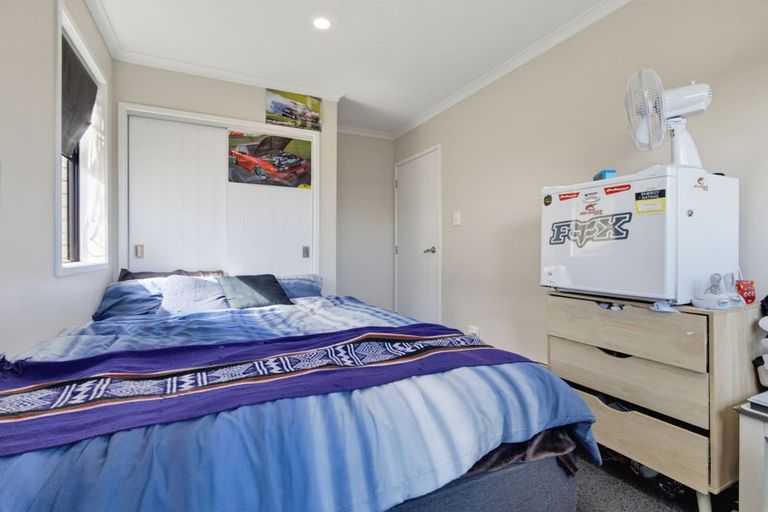 Photo of property in 16 Opouatu Avenue, Glenbrook, 2681