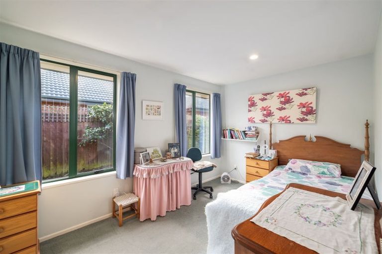 Photo of property in 6 Tulip Lane, Spreydon, Christchurch, 8024