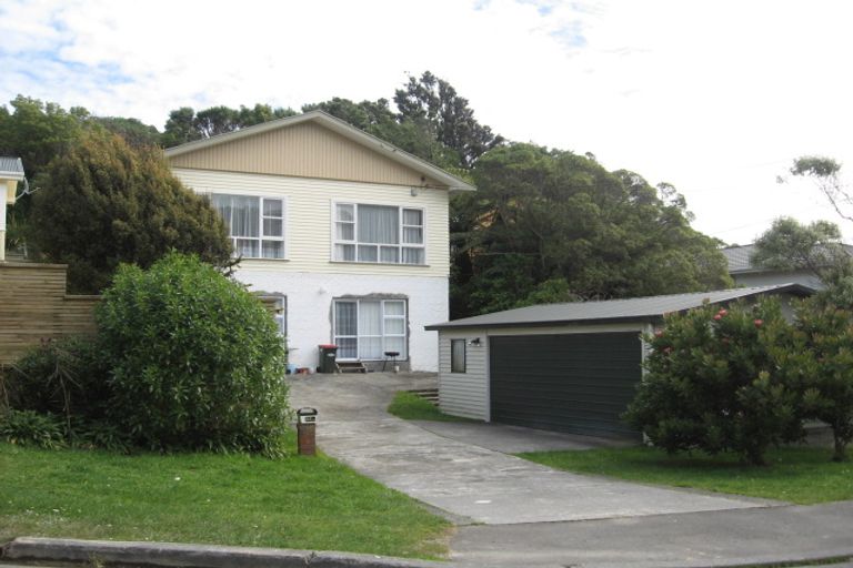 Photo of property in 32 Shirley Street, Karori, Wellington, 6012