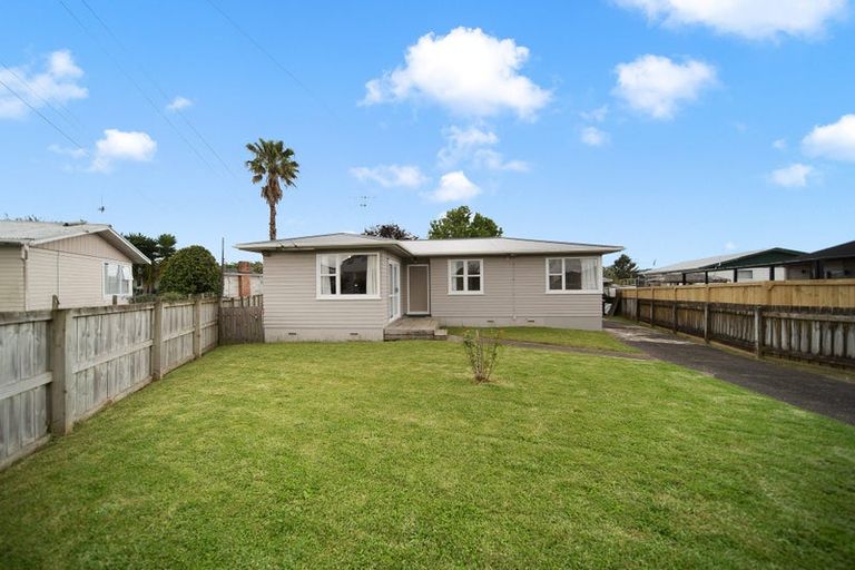Photo of property in 19 Clendon Place, Manurewa, Auckland, 2102