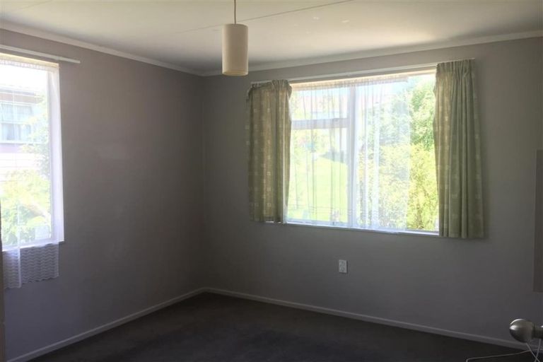 Photo of property in 13 Clapham Grove, Stokes Valley, Lower Hutt, 5019
