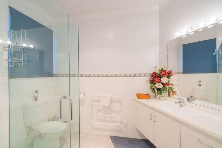 Photo of property in 56 Hawea Place, Te Anau, 9600