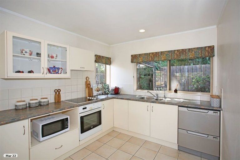 Photo of property in 35a Youngs Road, Papakura, 2110