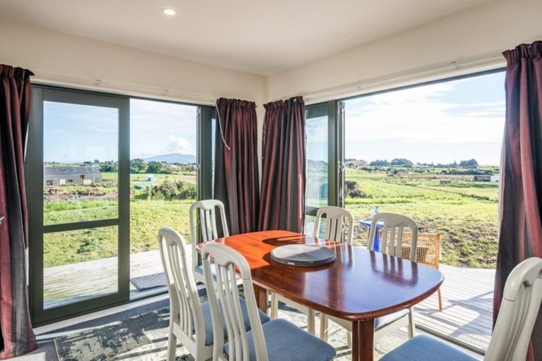 Photo of property in 100 Harakeke Road, Te Horo, Otaki, 5581
