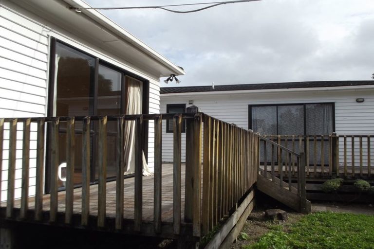 Photo of property in 11 Luckie Street, Tawa, Wellington, 5028