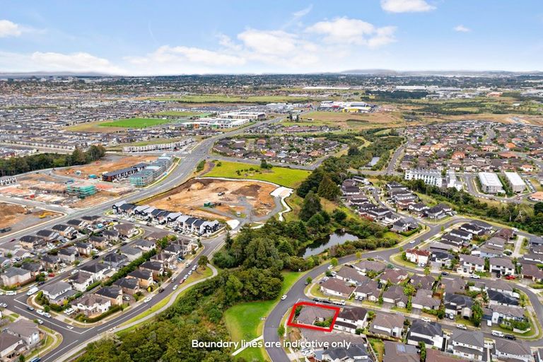 Photo of property in 1 Stamford Crescent, Flat Bush, Auckland, 2019
