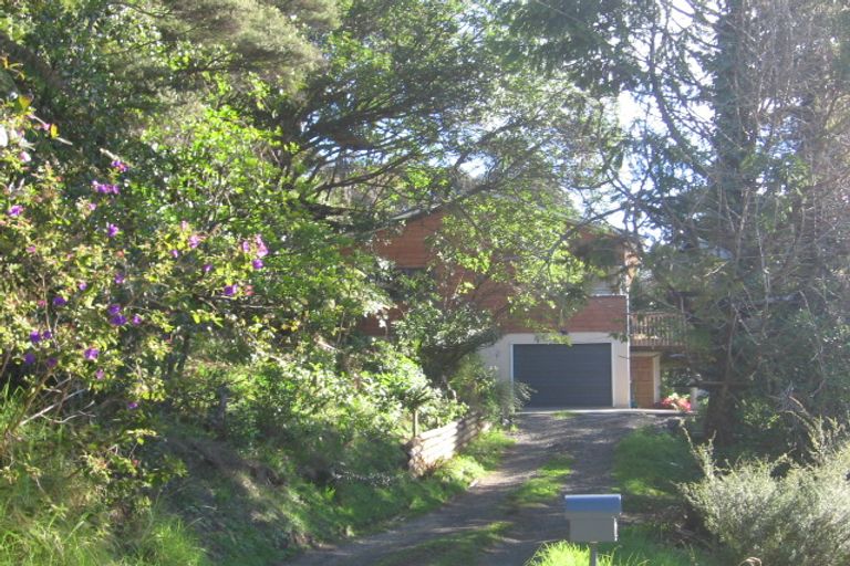 Photo of property in 81 Laingholm Drive, Laingholm, Auckland, 0604