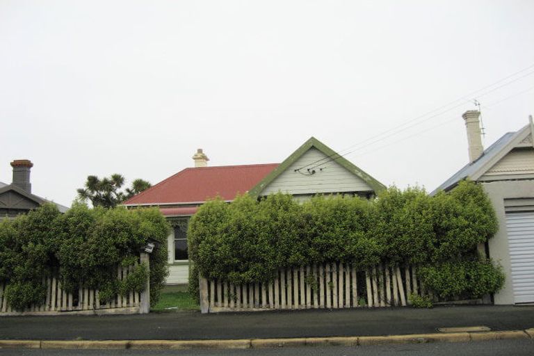 Photo of property in 23 Royal Crescent, Saint Kilda, Dunedin, 9012