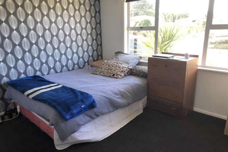 Photo of property in 1 Argyle Avenue, Levin, 5510