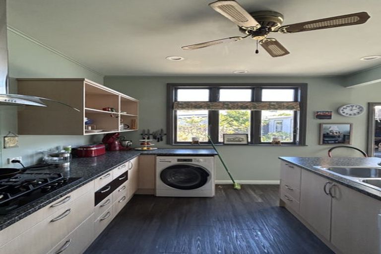 Photo of property in 7 Palm Avenue, Lyall Bay, Wellington, 6022