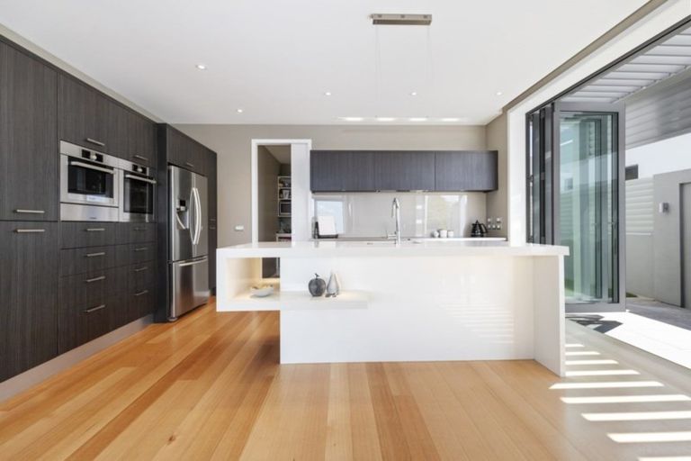 Photo of property in 73 Lake Domain Drive, Frankton, Hamilton, 3204