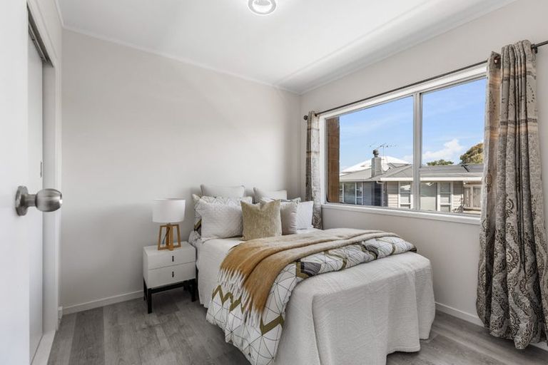 Photo of property in 1/100 Titirangi Road, New Lynn, Auckland, 0600