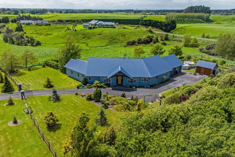 Photo of property in 9 Orakei Road, Kelvin Grove, Palmerston North, 4470