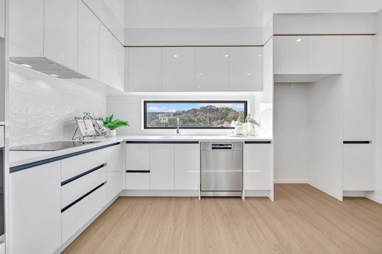 Photo of property in 252 Pakuranga Road, Pakuranga Heights, Auckland, 2010