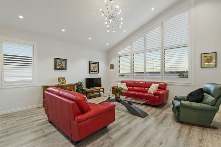 Photo of property in 26 Tawatawa Street, Long Bay, Auckland, 0630