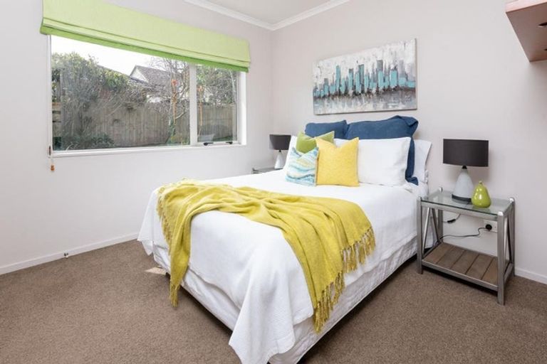 Photo of property in 18 Lissleton Drive, East Tamaki, Auckland, 2013
