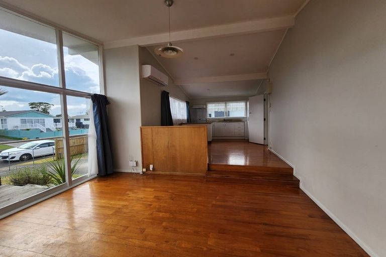 Photo of property in 15 Glen Norman Avenue, Henderson, Auckland, 0610